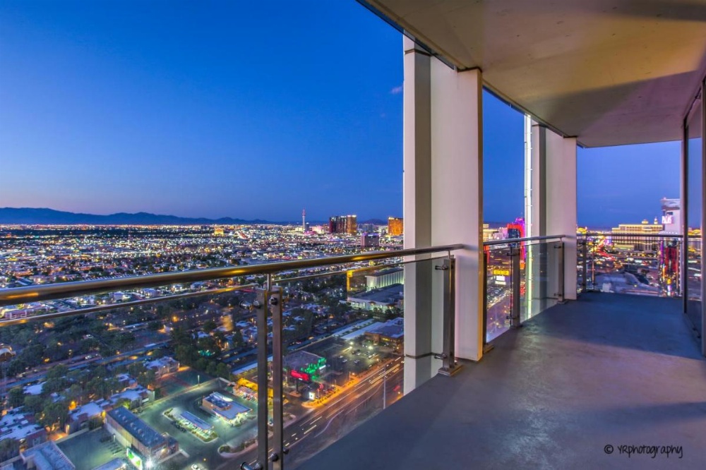 Strip View Condos at Palms Place Image 19